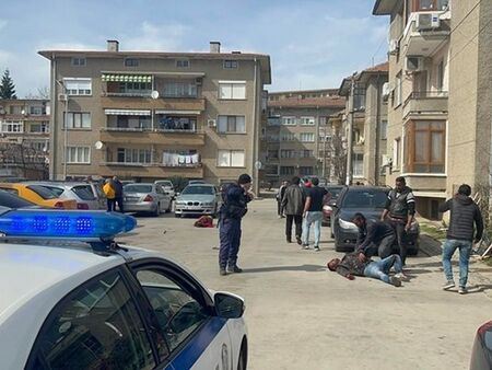 Един загинал при масовия бой с брадви в Казанлък, 7 са с опасност за живота