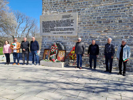 Патриоти посетиха "Петрова нива" в навечерието на Деня на Тракия по инициатива на инж. Петър Кънев