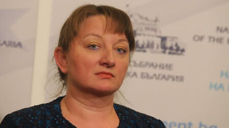 Борисов е лидер, без ГЕРБ няма как да има стабилно управление, обяви Деница Сачева