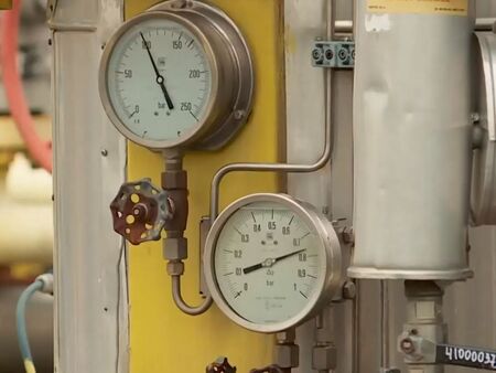 КЕВР разглежда предложението на „Булгаргаз” за поевтиняване на газа
