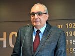 Президентът да отговори някой приканвал ли е СССР да сключи мирен договор с Хитлер, когато той е атакувал Москва, настоява Иван Костов