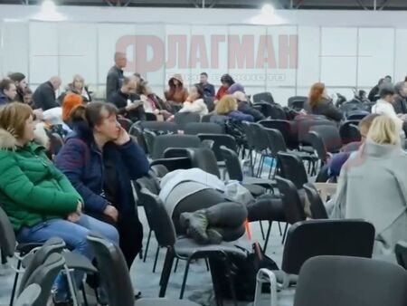 Хаос и припаднали хора в Пловдив и София при предаването на протоколите от изборите