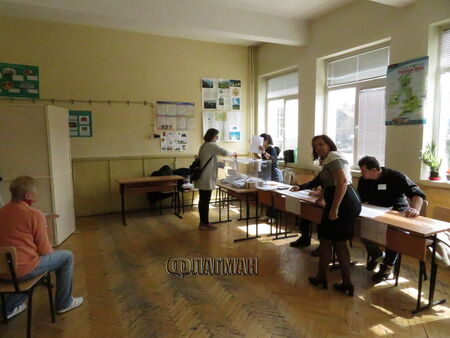 Основният прилив на гласове за Възраждане идва от Продължаваме промяната