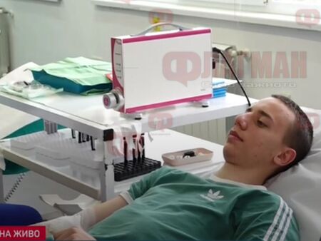 Абитуриенти от Бургас даряват кръв