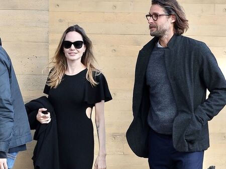 Новият на Анджелина Джоли - милиардерът Дейвид де Ротшилд - хванат с мъж?