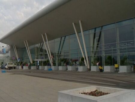 Ограничиха достъпа до летище София, пускат само пътуващите