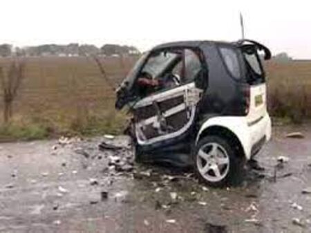 Водачката пострадала леко 53 годишна жена със Смарт предизвика пътен инцидент