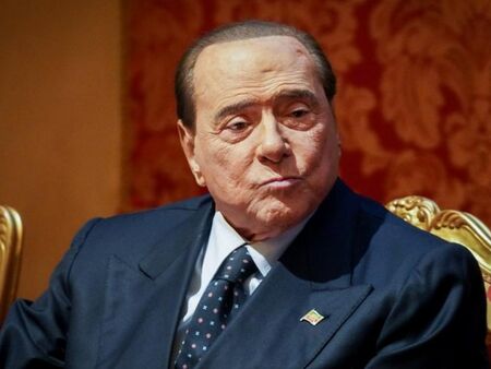 Здравословното състояние на Берлускони се подобрява