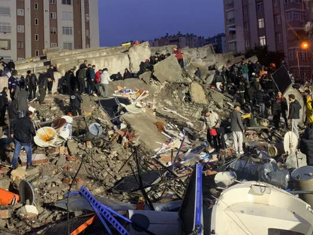 Ново земетресение удари турския окръг Адана! Показаха кадри от срутването на 600-годишна джамия