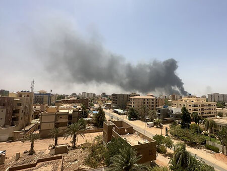 Военният конфликт в Судан продължава: Расте броят на загиналите и бежанците