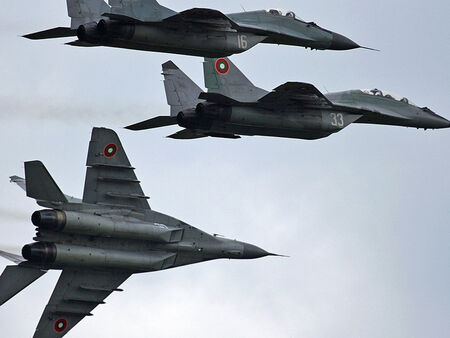 Словакия предаде 13-те си изтребителя МиГ-29, обещани на Украйна за отблъскване на руснаците