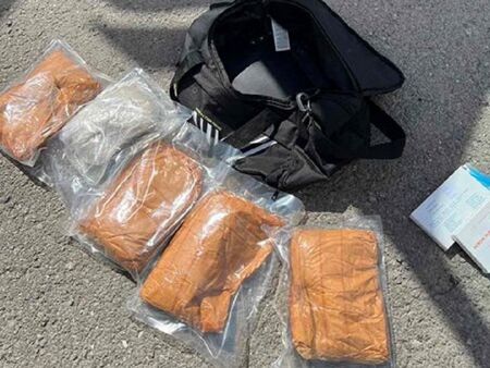 Митничари спипаха 5 кила хероин и килограм „бело“ на Калотина