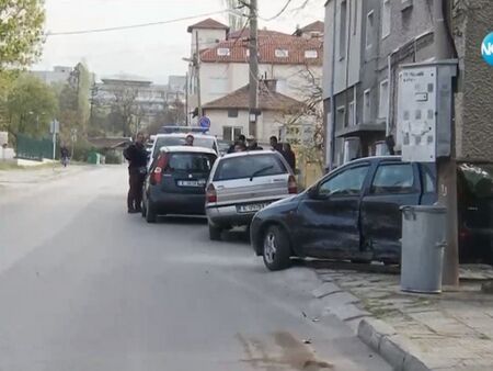 21-годишен шофьор помете 4 коли в Благоевград