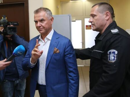 КПКОНПИ поиска 2,5 млн.лева от Атанас Бобоков, запорираха две от фирмите му
