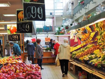 Няма плодове, а шунката става лукс: цените на храните в Унгария са скочили най-много в ЕС