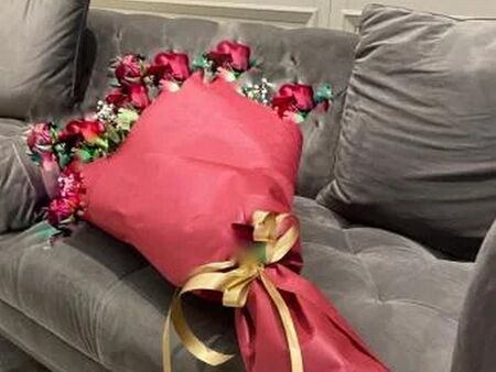 Полина Спасова получила букет от 101 рози но не вярва