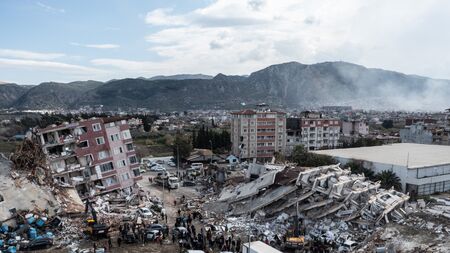 България праща още 3,5 тона хуманитарна помощ за пострадалите от земетресенията в Турция