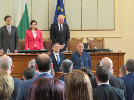 Наследникът на Лена Бориславова и бургаски депутат положиха клетва в парламента