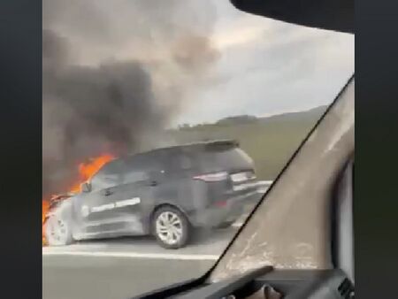 Джип на Гранична полиция избухна в пламъци на АМ "Тракия" (ОБНОВЕНА)