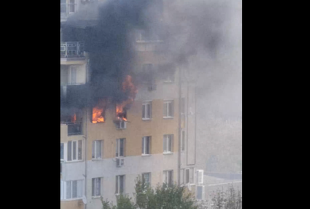 Жена загина при пожар в жилищен блок в София