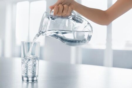 Чаша вода на празен стомах - ритуалът, който трябва да започнете още днес