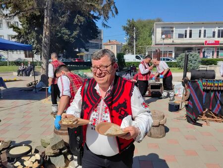 Градът отбелязва празника с богата програма Камено отбелязва градския си