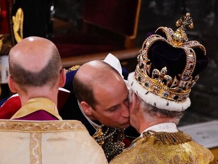 Трогателният момент от коронацията, който просълзи крал Чарлз