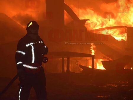 Огнен ад в Одеса след ракетен удар с Х-22, има пострадали и при атака срещу Киев