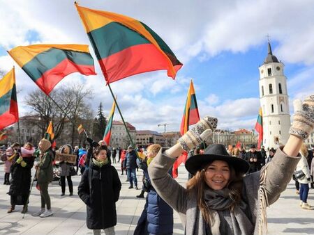 Руснаците в Литва се явяват на езиков изпит, ако ги скъсат - депортират ги при Путин