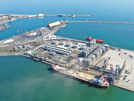 Концесионерът ще изгради нови жп коловози в пристанищен терминал Бургас
