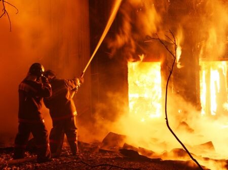 4-годишно дете се бори за живота си след пожар в дома му