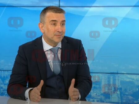 Предложението Мария Габриел отваря врати за разговор, коментира Ивайло Вълчев