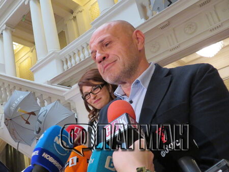 Габриел избегна парламентарните репортери, Дончев „умерен оптимист“ за правителство
