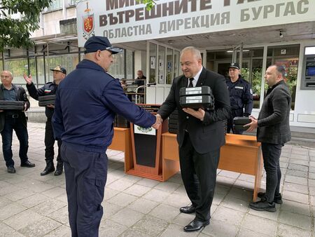 50 нови пистолета „Валтер” получиха служителите от ОДМВР-Бургас (СНИМКИ)