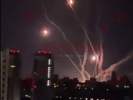 Mощни взривове разтърсиха Киев