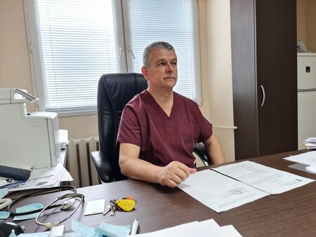 Управителят на Комплексния онкологичен център проф Христо Бозов даде подробности