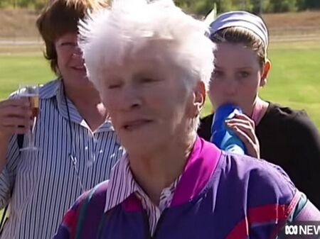 95-годишна австралийка респектирана от полицаи с електрошок