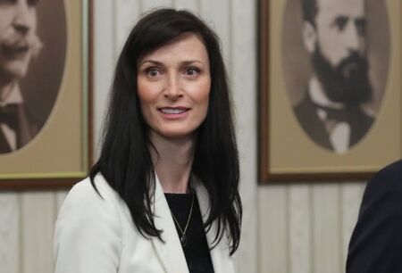 Издигат Мария Габриел за кмет на София, ако не стане премиер?