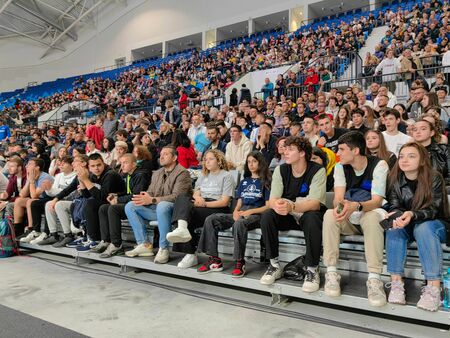 Баскетболът в Бургас увеличи десетократно публиката си след влизането в новата зала