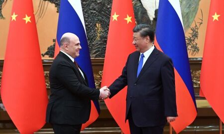 Си Дзинпин: Китай ще подкрепи Русия в основните й интереси