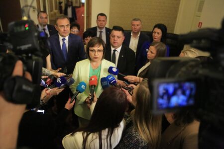 Корнелия Нинова: БСП остава опозиция на тази безпринципна коалиция на омертата