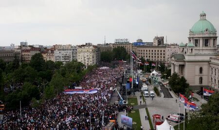 Десетки хиляди на митинг в Белград в подкрепа на Вучич