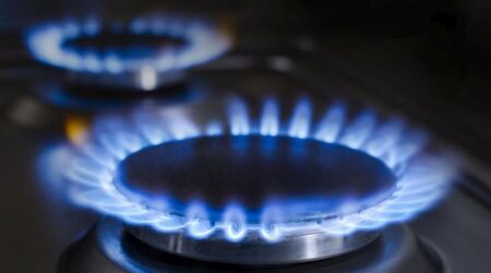 Обсъждат поевтиняване на газа през юни, „Булгаргаз“ предлага да е с 15%