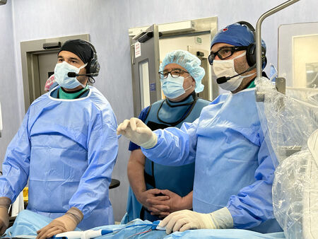 Новата зала за електрофизиологични изследвания и процедури започна да работи в болница „Сърце и Мозък“ Бургас
