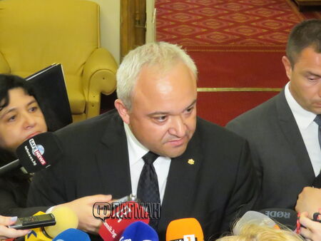 Вицепремиерът и вътрешен министър Иван Демерджиев обяви че вчера е