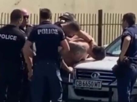 Шофьорът на черната Астра е задържан предстои да му бъдат