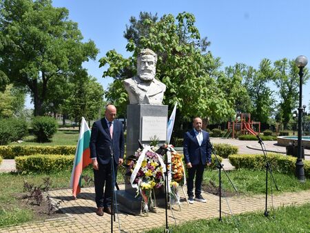 Поморие отбеляза 147 години безсмъртие на Ботев и загиналите за свободата и независимостта на България