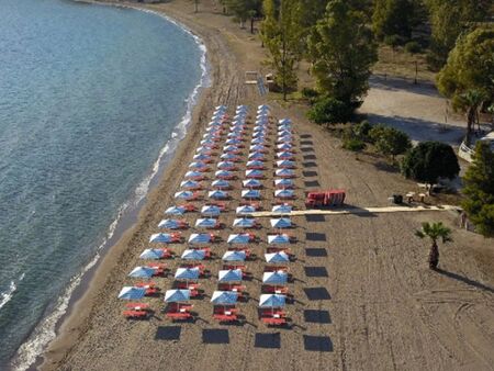 Ето колко са повишени цените на плажовете в Гърция