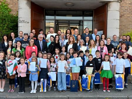 Йотова в Северна Ирландия на ученически конкурс по четене на български