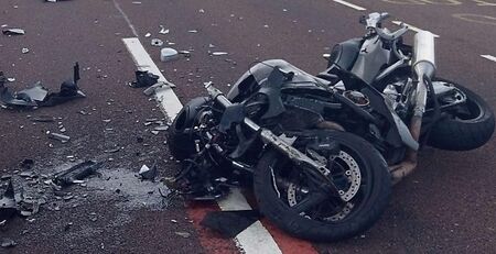 Почина мотоциклетистът, който се блъсна в бетонна стена на пътя за Разлог